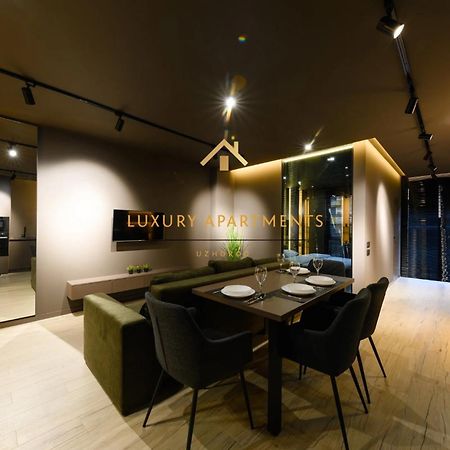 Luxury Apartments-Belochka Uschhorod Exterior foto