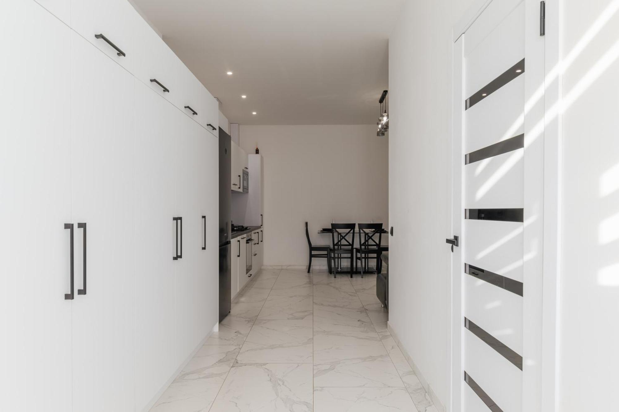 Luxury Apartments-Belochka Uschhorod Exterior foto