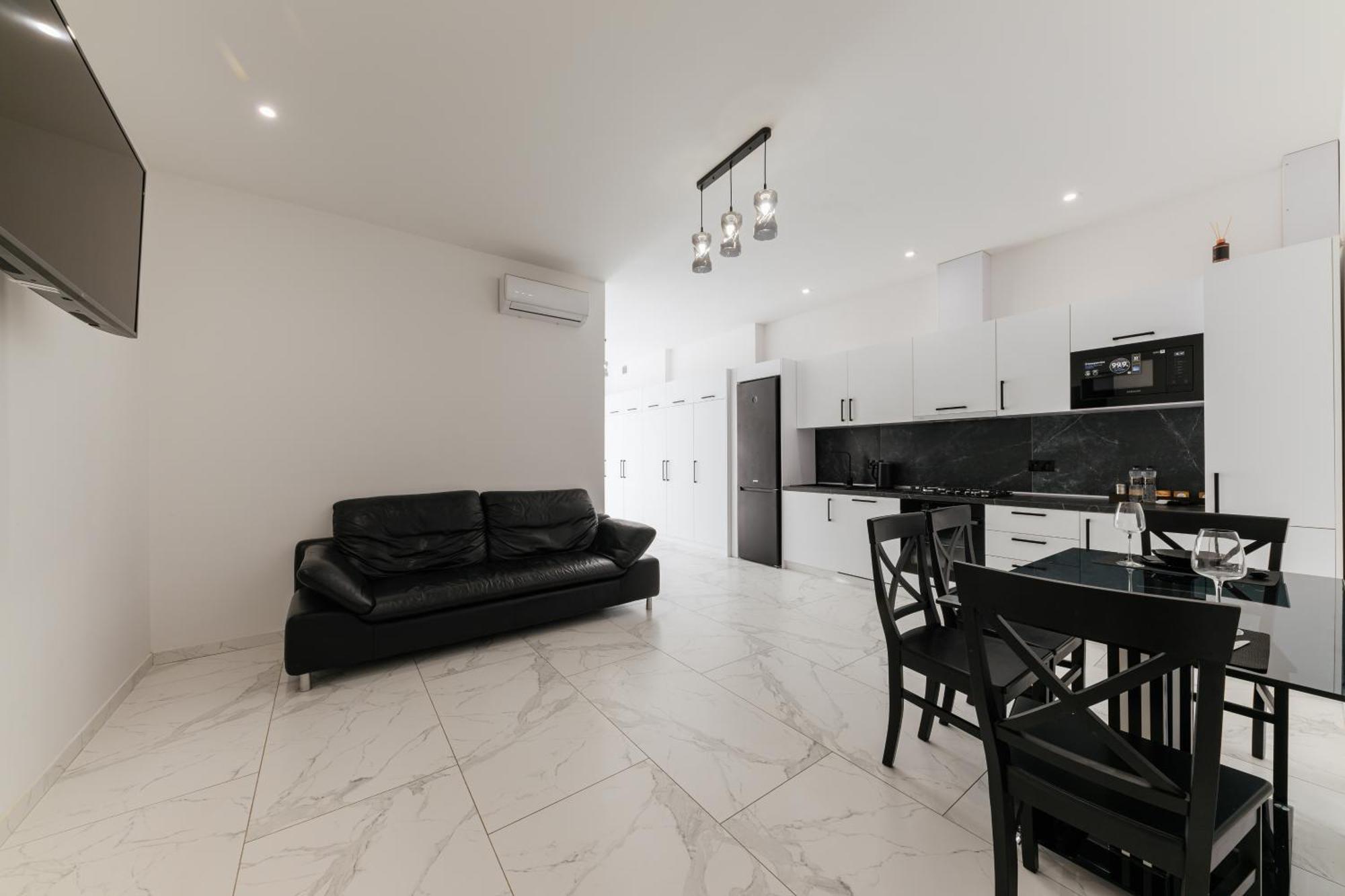 Luxury Apartments-Belochka Uschhorod Exterior foto